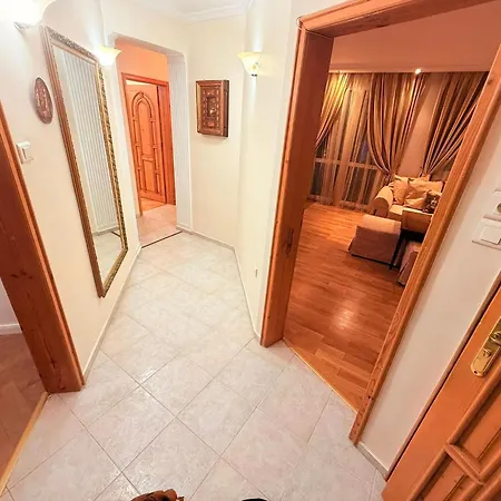 شقة Victoria- две спални делукс до морската градина и центъра