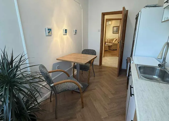 Victoria- две спални делукс до морската градина и центъра شقة