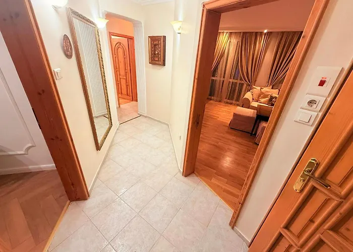 شقة Victoria- две спални делукс до морската градина и центъра