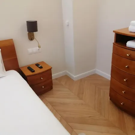 на 2 мин от плажа!victoria- две спални делукс до морската градина и центъра Apartment *