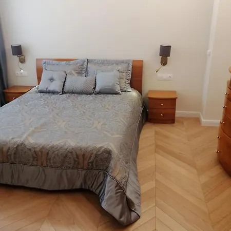 на 2 мин от плажа!victoria- две спални делукс до морската градина и центъра Apartment Burgas City