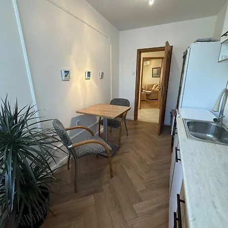 на 2 мин от плажа!victoria- две спални делукс до морската градина и центъра Apartment