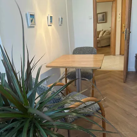 Apartment на 2 мин от плажа!victoria- две спални делукс до морската градина и центъра