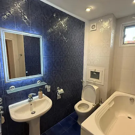 Apartment на 2 мин от плажа!victoria- две спални делукс до морската градина и центъра Burgas City