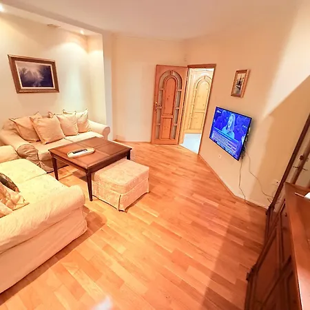 Daire Victoria- две спални делукс до морската градина и центъра *