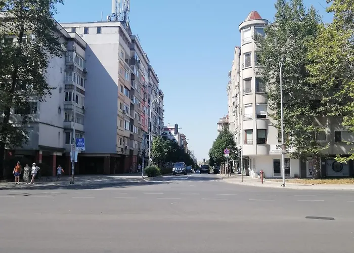 Victoria- две спални делукс до морската градина и центъра * Burgaz