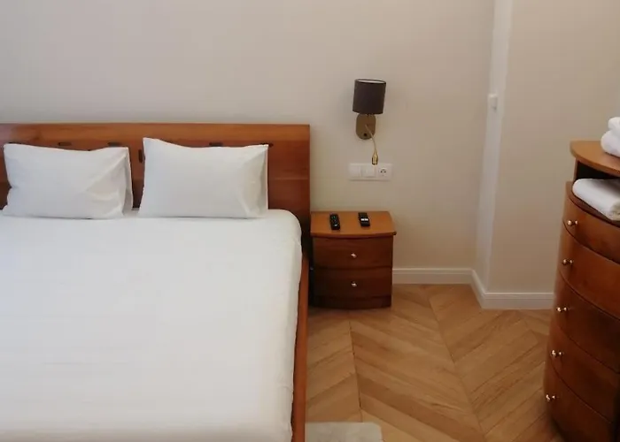 Victoria- две спални делукс до морската градина и центъра *