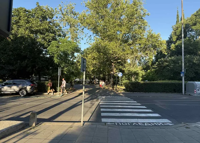 Apartment Victoria- две спални делукс до морската градина и центъра Burgas