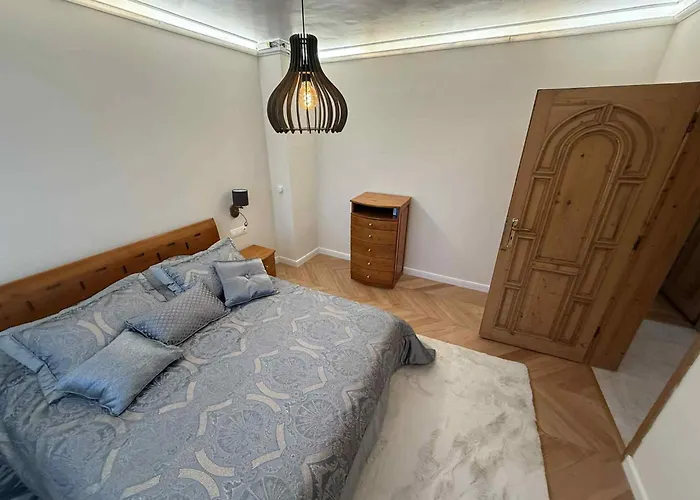 Victoria- две спални делукс до морската градина и центъра