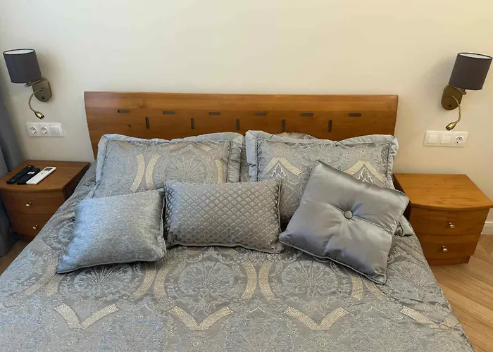 Apartment Victoria- две спални делукс до морската градина и центъра