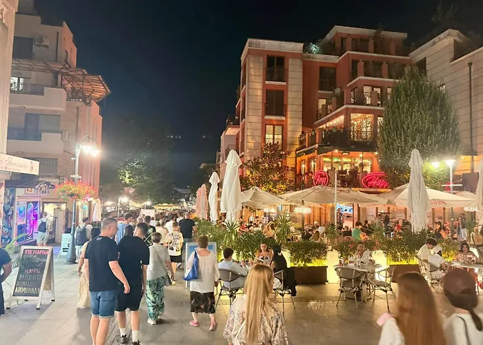 Victoria- две спални делукс до морската градина и центъра Apartment